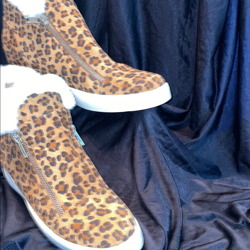 Source Unknown Brown and White Sneakers